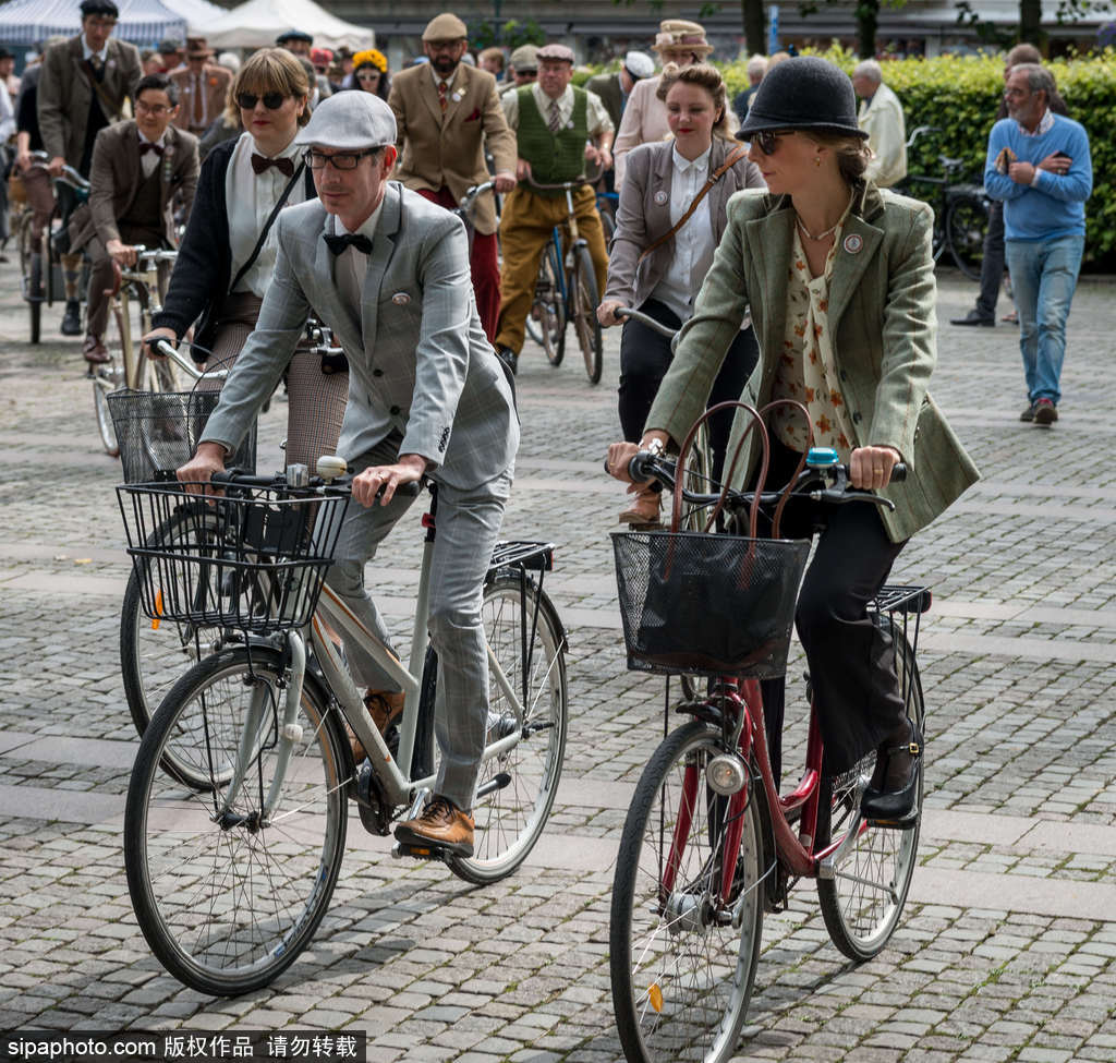 瑞典复古骑行日 民众街头骑各式脚踏车(22) 第22页