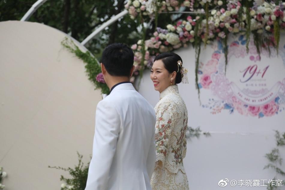 李晓霞翟一鸣大婚 第1页