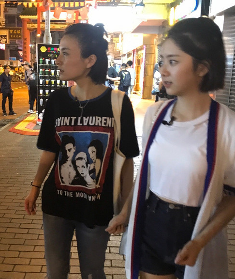 谭松韵吴昕深夜素颜现身香港街头((组图) 第1页