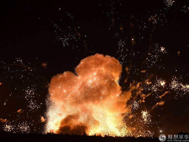 独家：乌克兰18.8万吨军火库爆炸 周边村庄极为惨烈 第1页