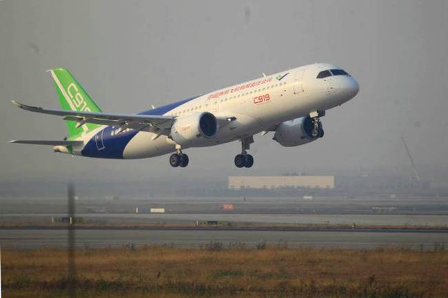 升空近4小时 C919完成第三次试飞(2) 第2页