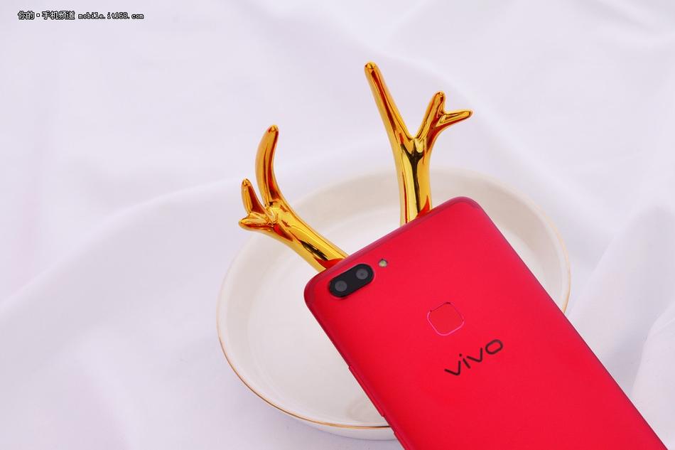 鹿晗定制礼盒 vivo X20星耀红圣诞版上手(10) 第10页