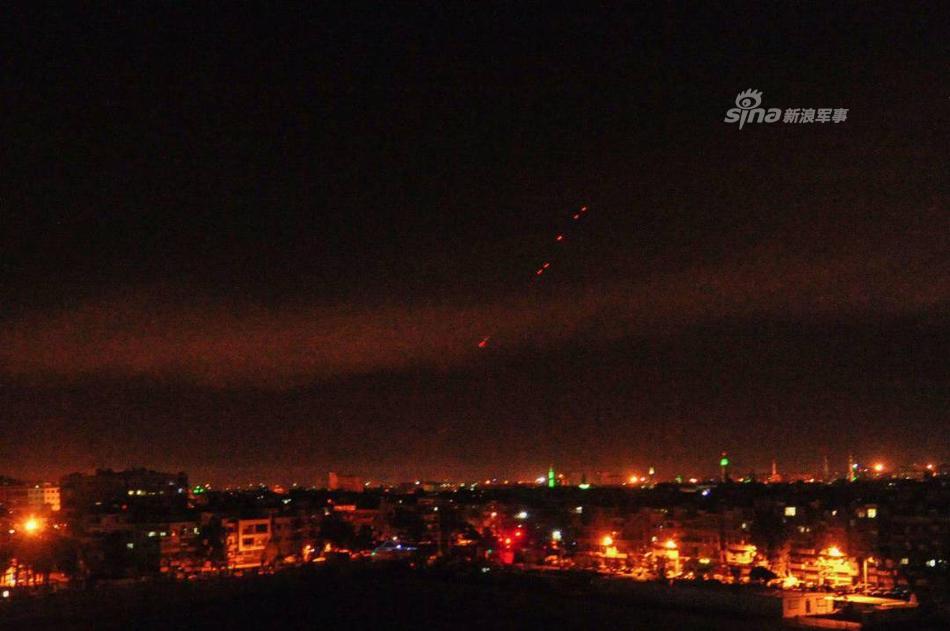 惨痛记忆！大马士革民众拍摄空袭场景导弹划破夜空(11) 第11页