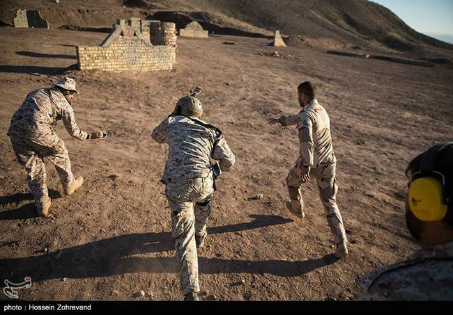 伊朗民兵训练：俄式武器搭配欧美范儿的战术动作(27) 第27页