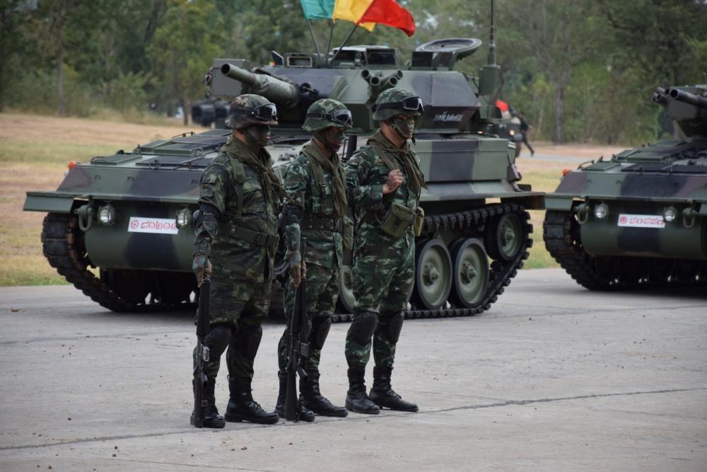 泰国陆军装备的英制fv101蝎式装甲侦察车