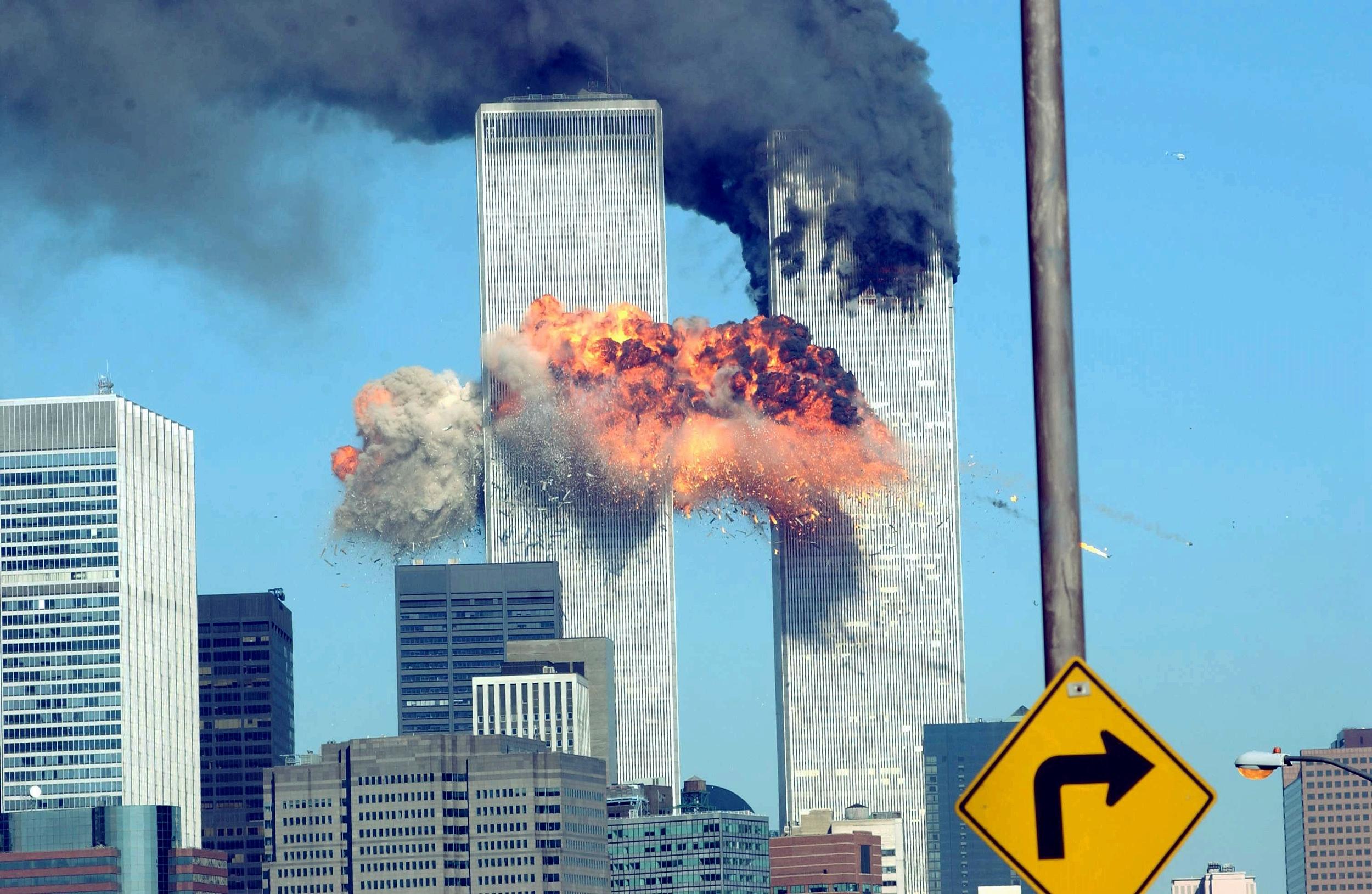 "911事件"高清大图:双子大楼倒塌瞬间