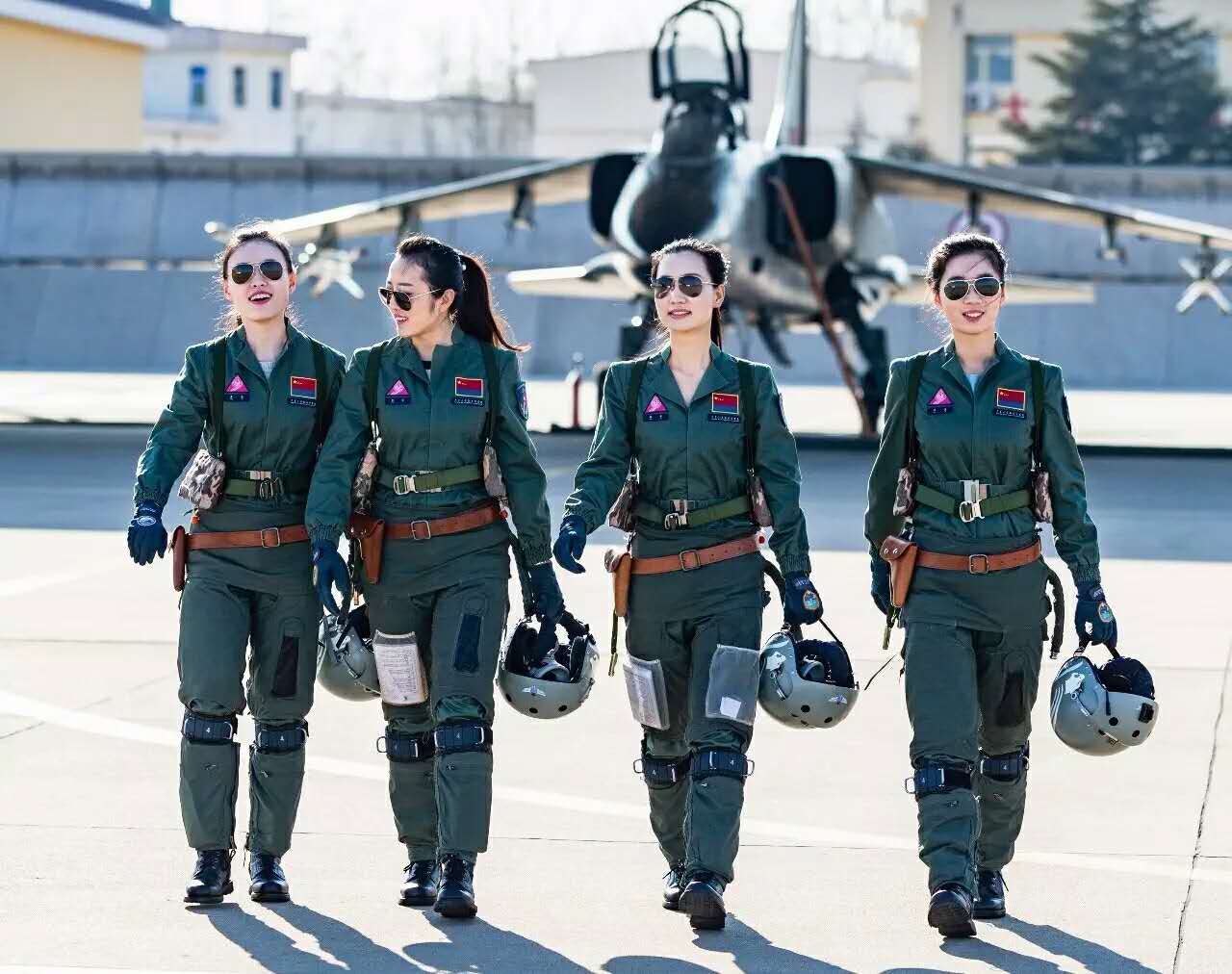 百里挑一！空军第11批女飞行学员定选现场曝光 第1页