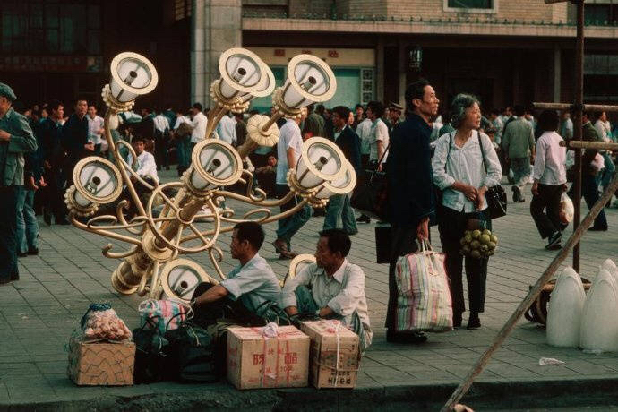 八十年代北京老照片，不出意外图八这家人已经身价十几亿了(9) 第9页