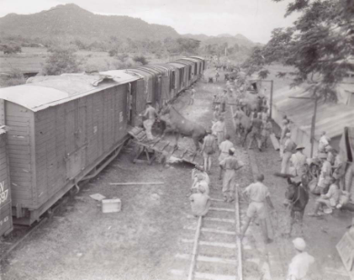 战争年代家是移动的 一列火车就是一个小社会(5) 第5页