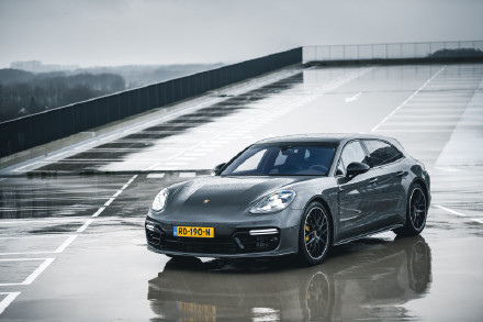 Porsche Panamera Turbo Sport Turismo 第1页