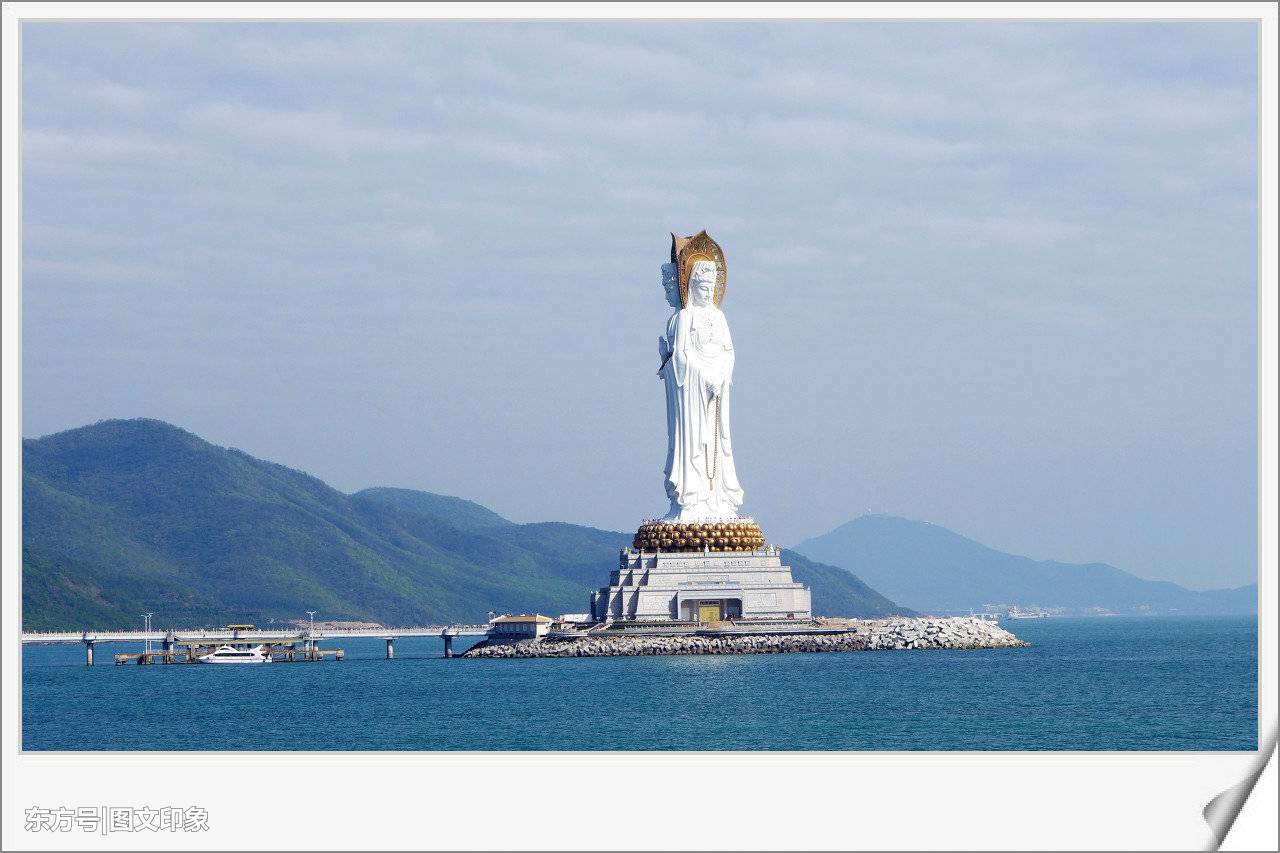 海南省三亚市南山风景区标志建筑——南山高108米的南海海上观音圣像.